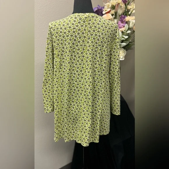 J. Jill Classy Chic Green and Black Floral Long Sleeve Top Size Large - Picture 4 of 6